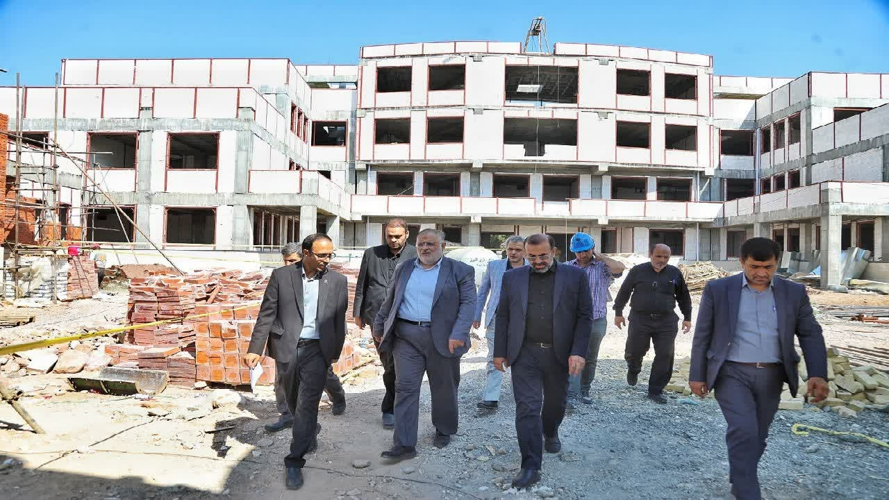 بازدید استاندار قزوین از پروژه در حال احداث دبیرستان پاسداران