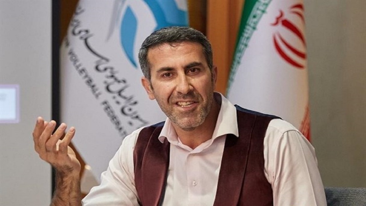 محمودی: انقلابی در مدیریت والیبال باید ایجاد شود/ اکنون وقت تغییر سرمربی تیم نیست