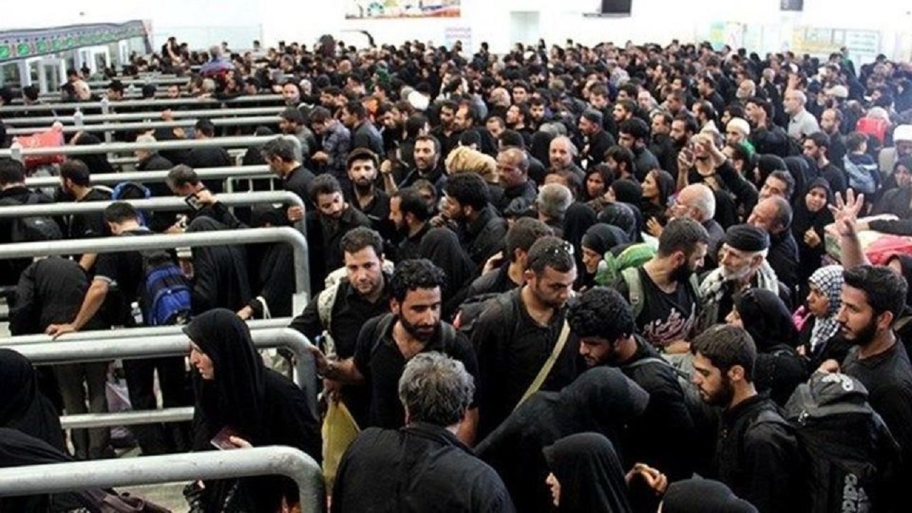 خیل عظیم زائران اربعین در مرز خسروی + فیلم