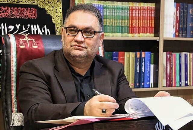 توضیحات معاون دادستان مرکز فارس در خصوص اقدام به خودکشی در یکی از مجتمع‌های تجاری