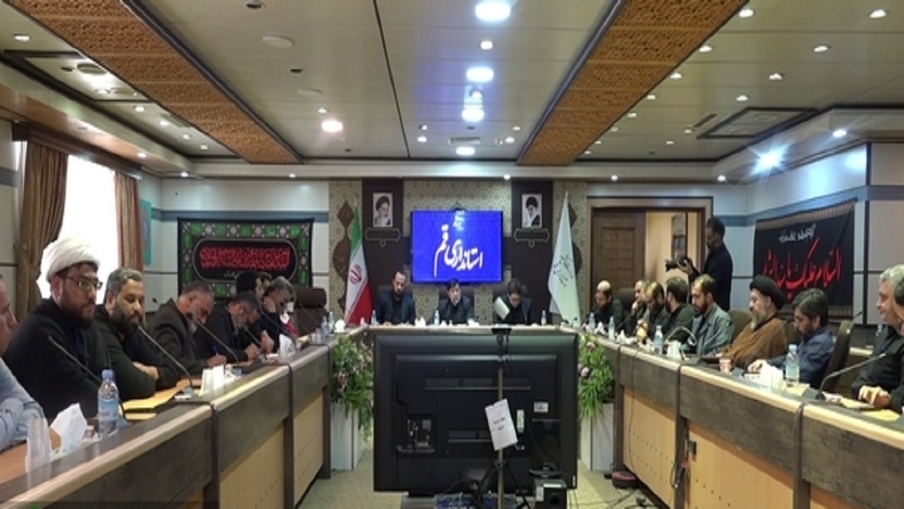 نشست صمیمی استاندار قم با فعالان جهادی استان