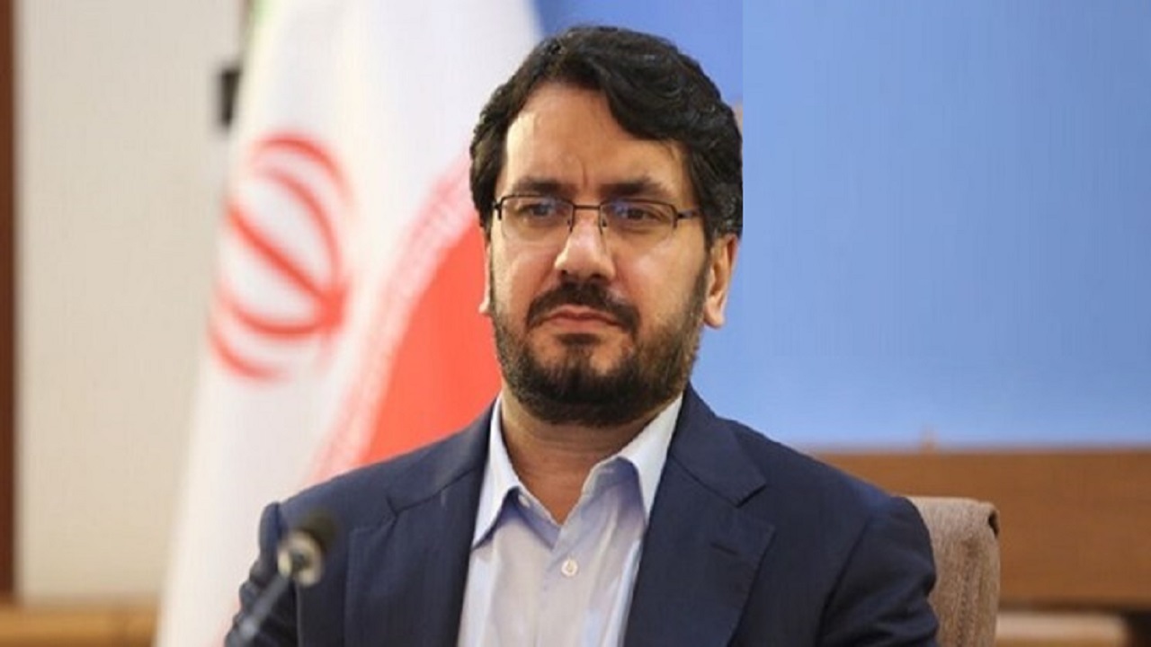وزیر راه و شهرسازی وارد قم شد