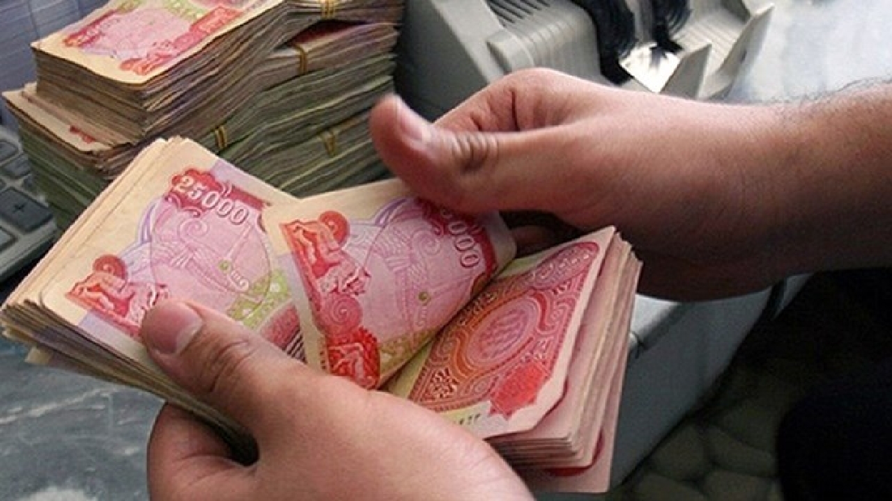بیش از ۱۰۰۰ میلیون دینار در شعب بانک‌های چهارمحال و بختیاری عرضه شد