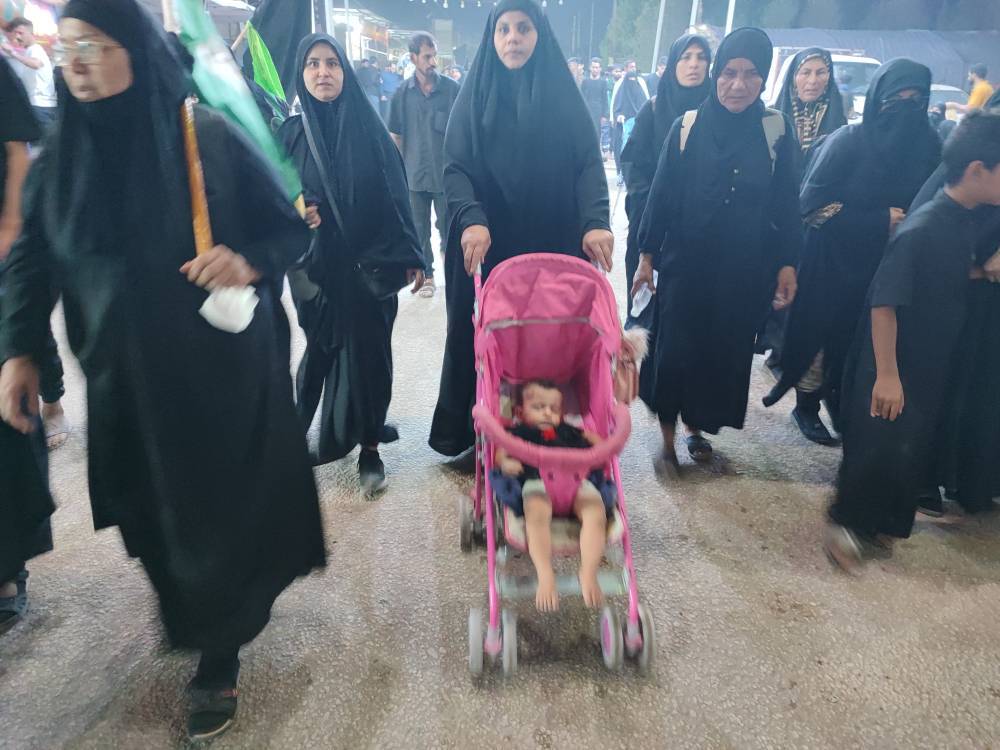 حضور کودکان در راهپیمایی اربعین