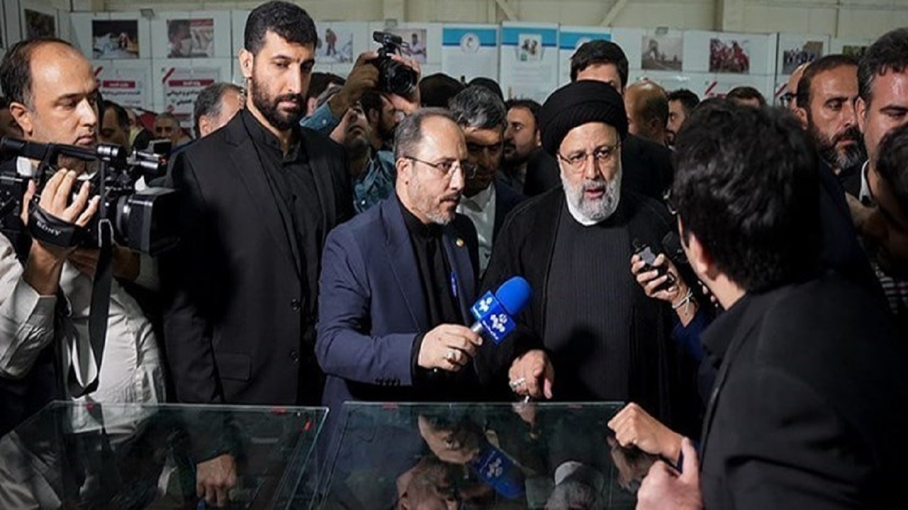 بازدید رئیس جمهور از نمایشگاه روایت خدمت