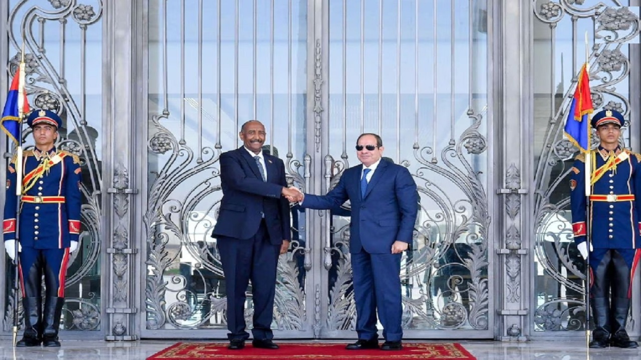 نخستین سفر خارجی عبدالفتاح البرهان از زمان آغاز جنگ در سودان به مصر