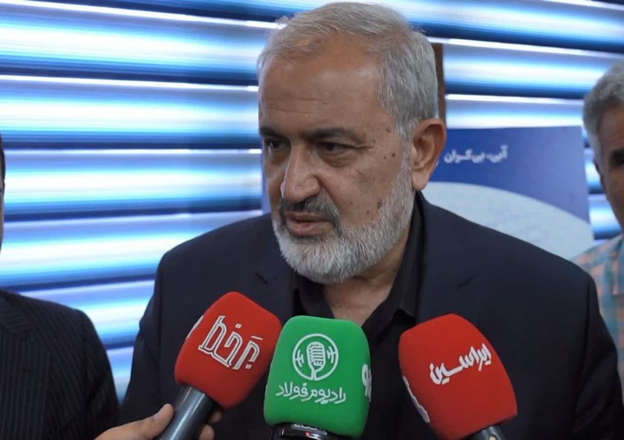 طرح انتقال آب از دریای عمان به اصفهان را تا زمان بهره برداری کامل پیگیری می کنم