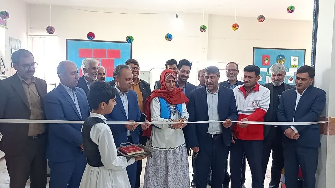 نمایشگاه کتاب‌ و صنایع‌دستی در کانون پرورش فکری نیمروز برپا شد