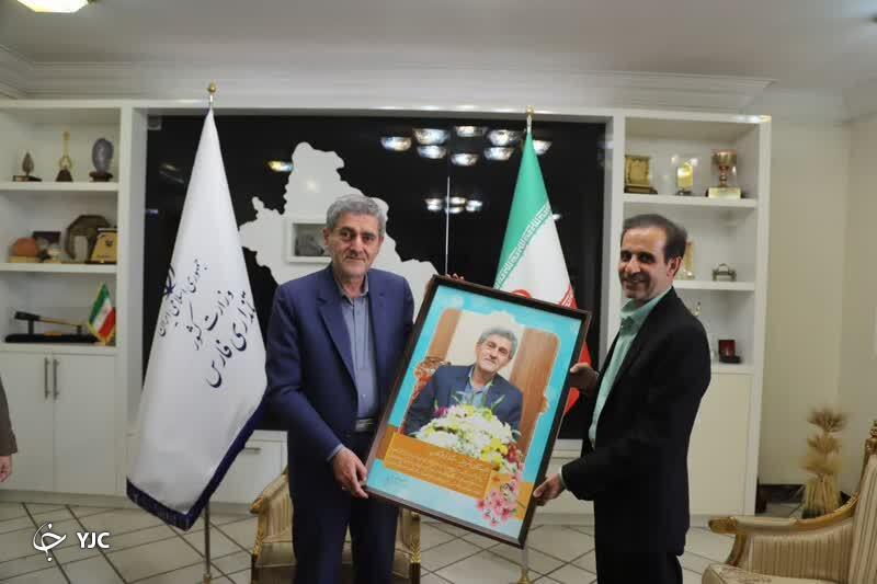 لزوم تقویت فضای مجازی با استفاده از روش‌های مستقیم و غیر مستقیم