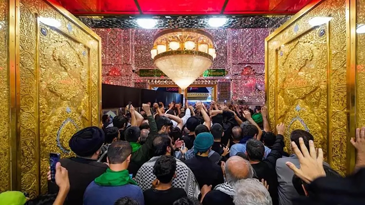 صحن امیرالمومنین (ع) غرق باران شد + فیلم