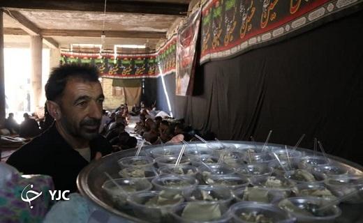 میزبانی موکب انصارالحسین (ع) شهر مهردشت ابرکوه از زائران در کربلا+عکس و فیلم