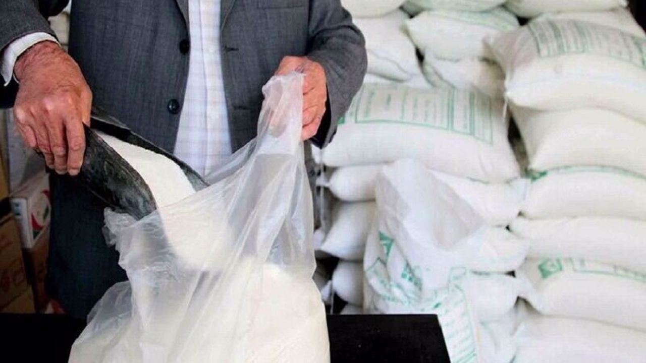 آغاز توزیع ۹ هزار و ۸۰۰ تن شکر دولتی برای تنظیم بازار