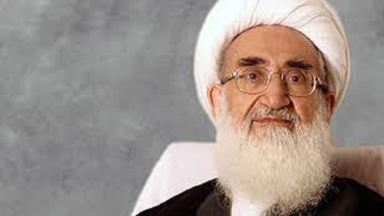 آیت الله صلواتی یکی از شخصیت‌های ممتاز عصر ما بود