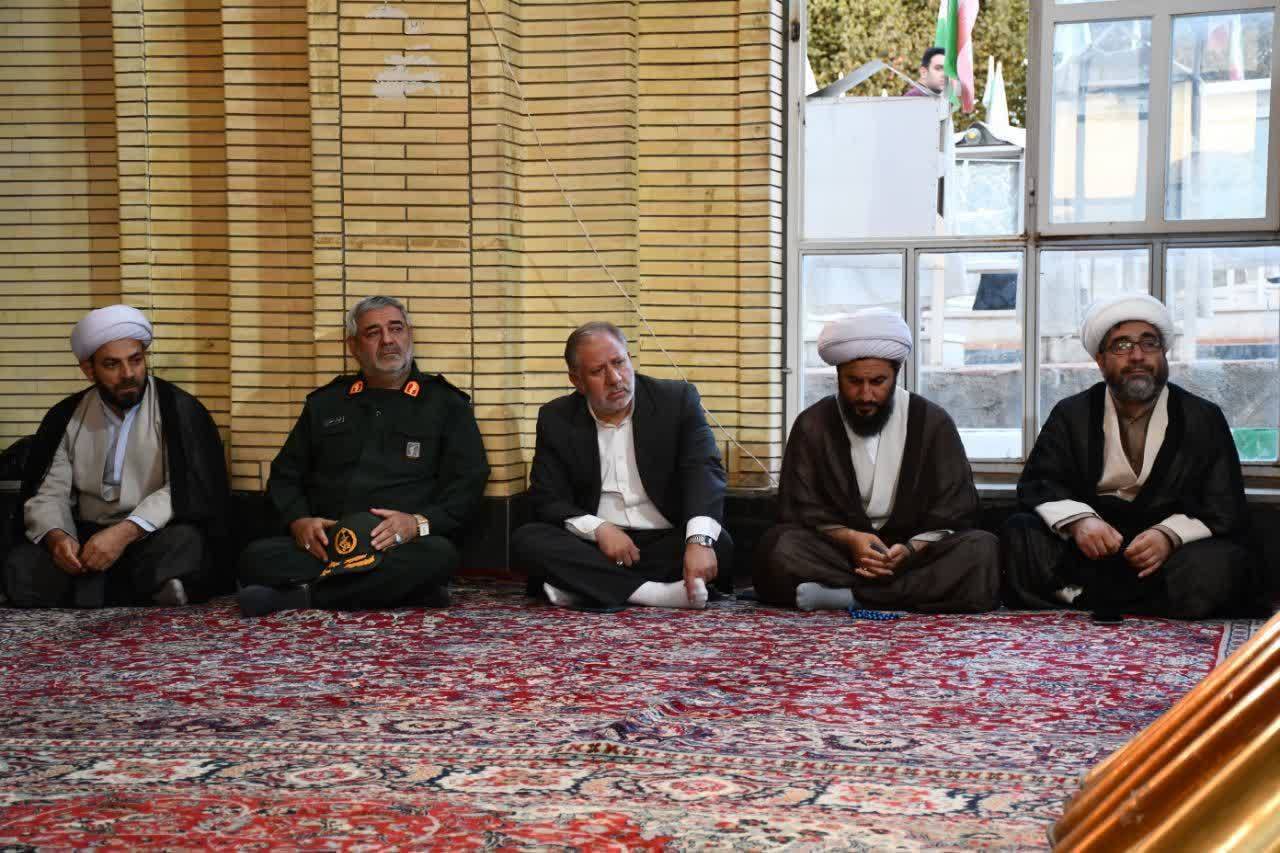 حضور مسئولان در یادواره شهدا