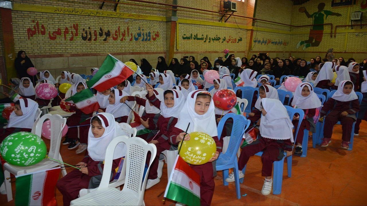 تصاویری از مراسم جشن شکوفه‌ها در رومشکان