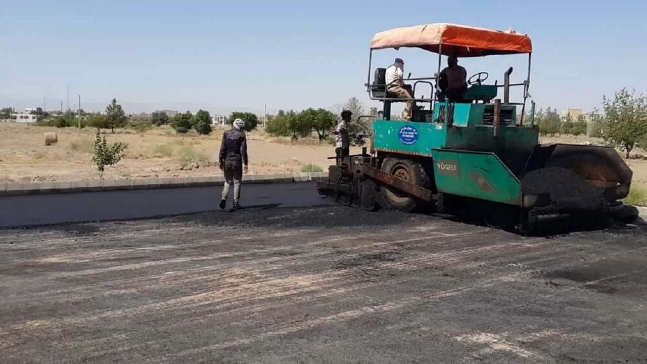 شهرداری خاش با بهسازی معابر به استقبال از ماه مهر رفت