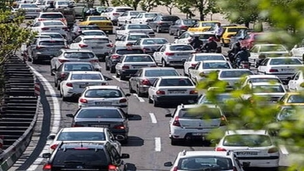 گره ترافیکی سنگین در میدان شورای قزوین و گلایه‌های مردمی