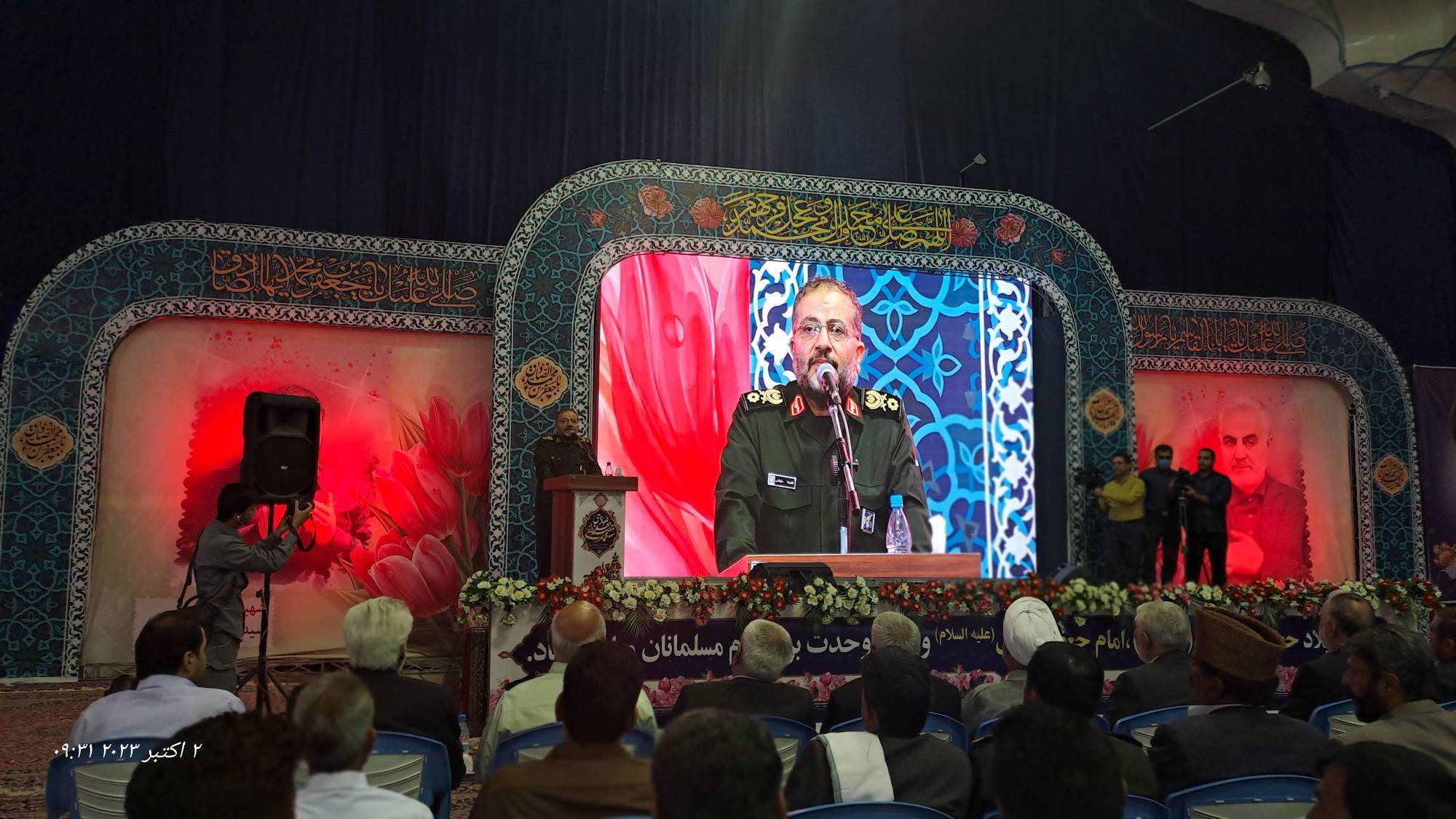 میهن پرستان واقعی ما شهدا هستند که با تمام وجود مقابل توطئه دشمنان ایستادند