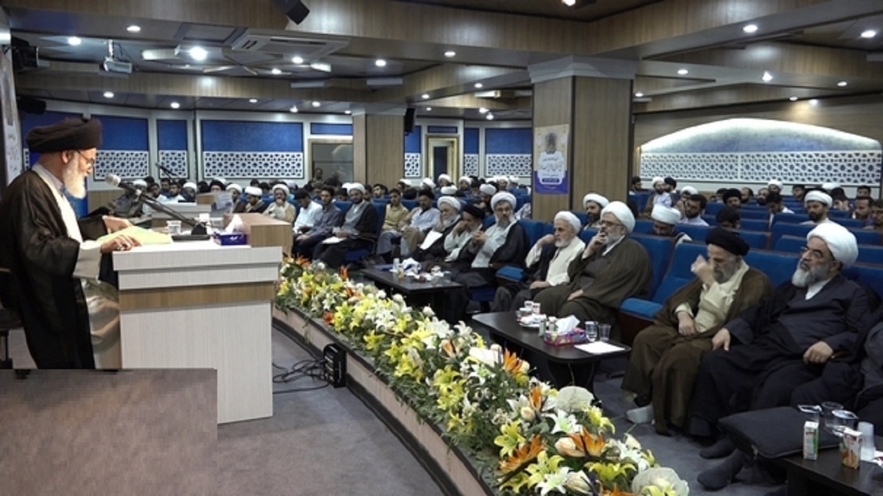 عالم پروری و شبهه زدایی، بزرگترین افتخار حوزه‌های علمیه است