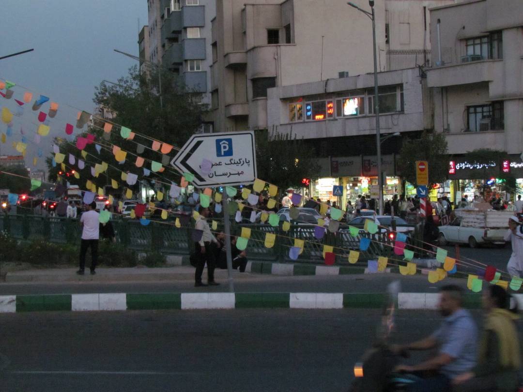 زیباسازی شهر تهران در آستانه ولادت حضرت محمد (ص) و امام جعفرصادق (ع)