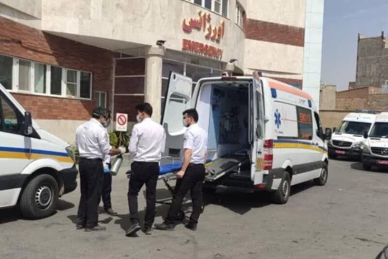 خدمات اورژانس اهواز در ۳ حادثه حریق و مسمومیت با گاز در یک روز