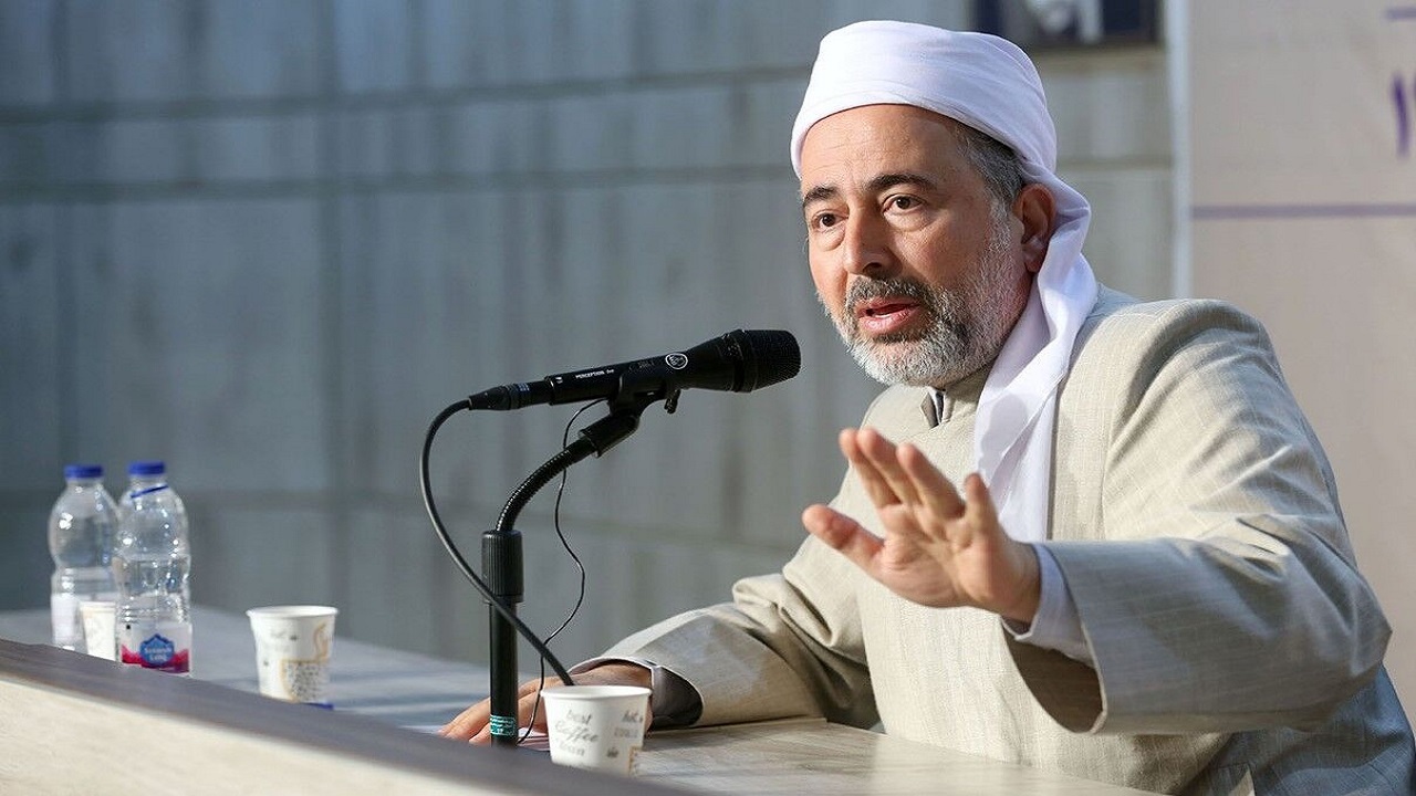 جامعه اسلامی باید در پرتو وحدت جهادگونه حرکت کند