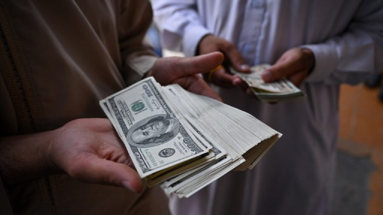 بانک مرکزی افغانستان ۱۴ میلیون دلار را به فروش می گذارد