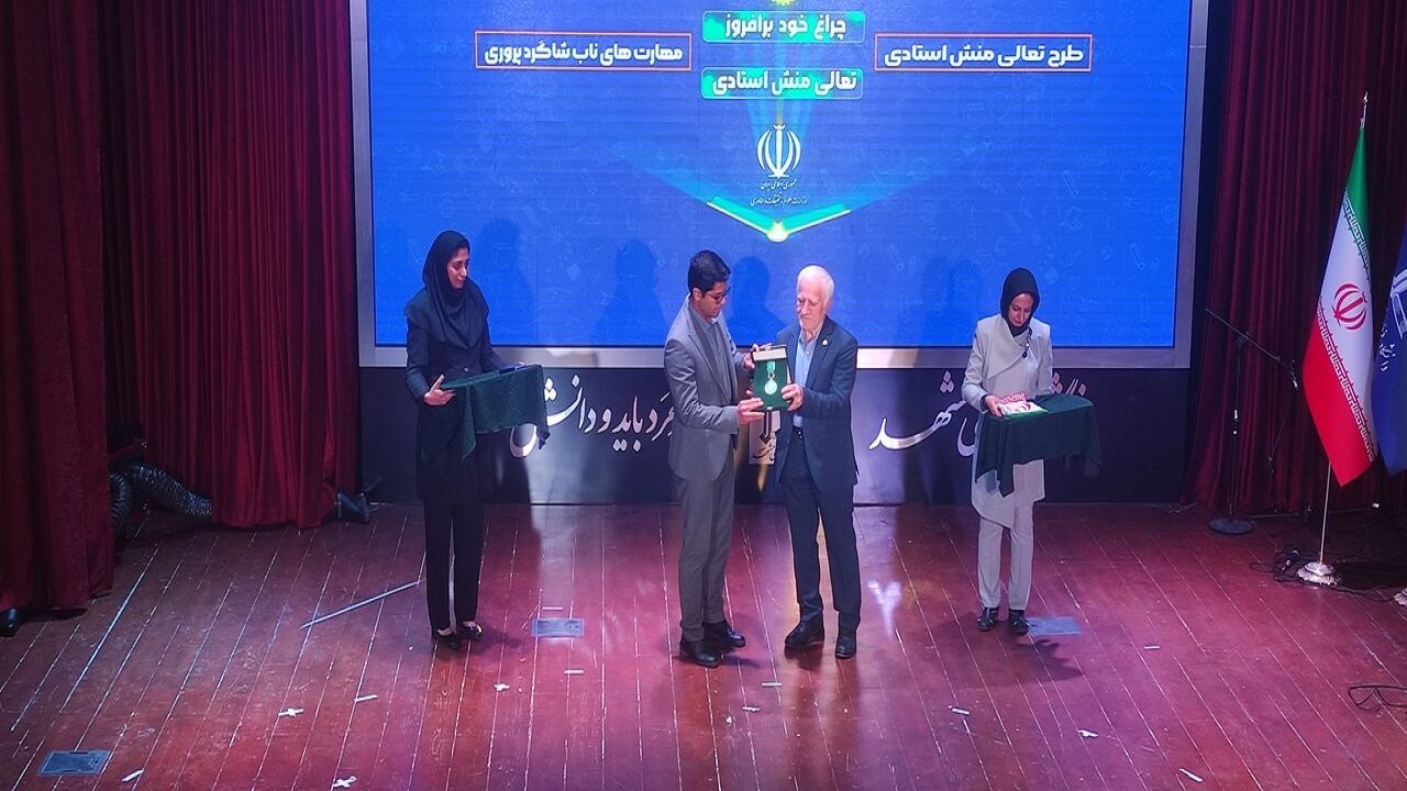 مدیریت عالمانه بر کشور حاکم است