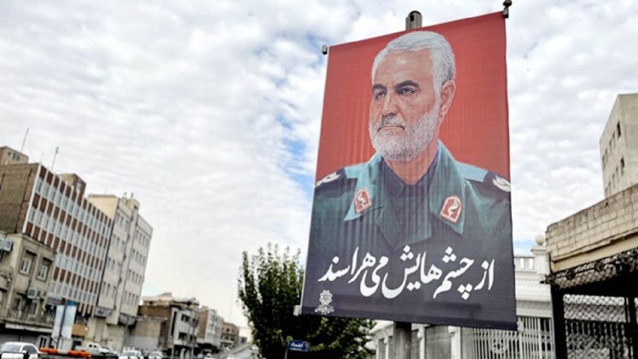 نصب تصویر شهید سلیمانی در برخی مناطق تهران