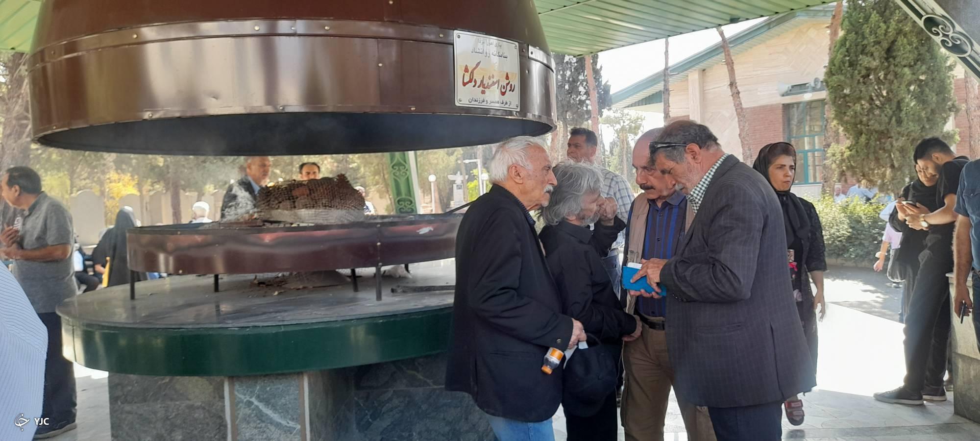 فردوس کاویانی