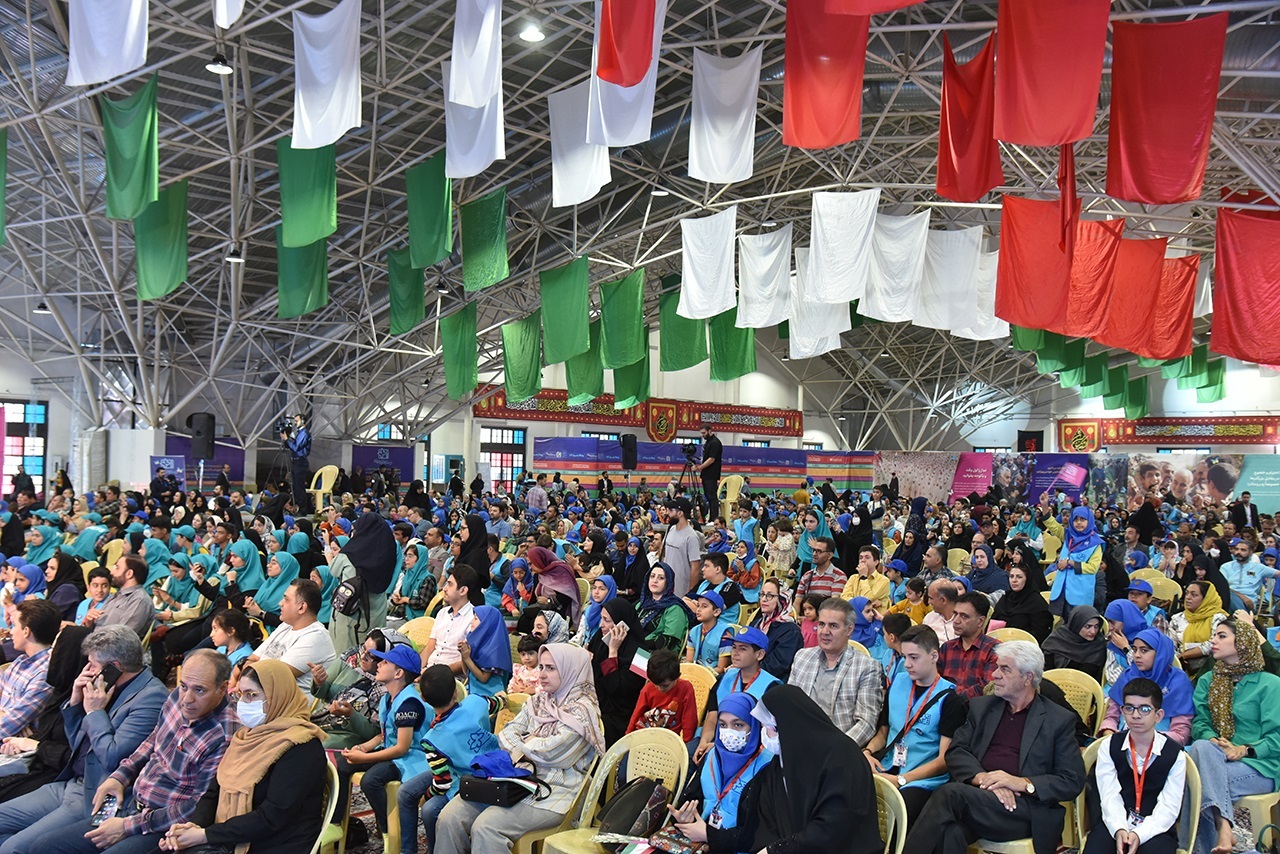 تجدید میثاق داوران و خبرنگاران جشنواره بین‌المللی فیلم‌های کودکان با شهدا