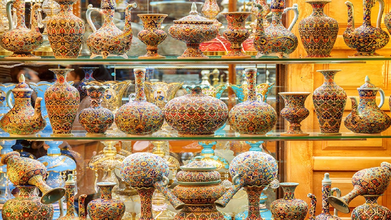 صنایع دستی ابزار اقتصاد هویت بنیان است