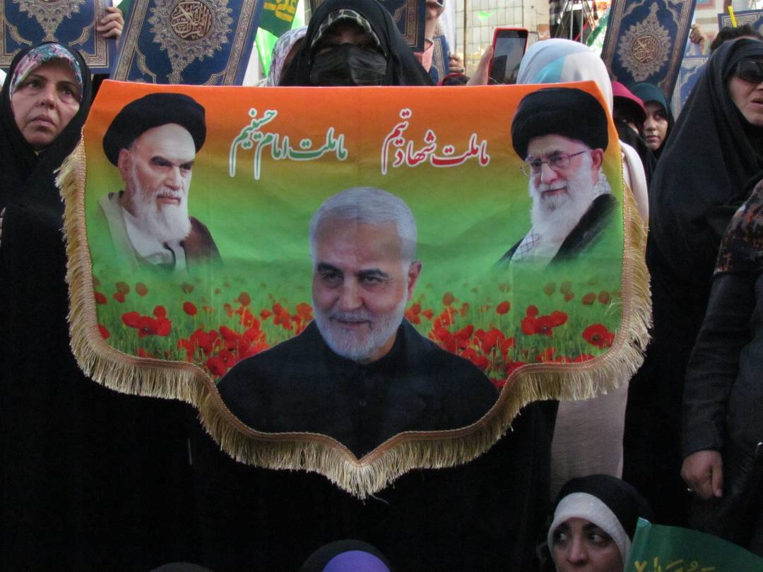 قابی خاطره انگیز ار سردار دلها سردار سلیمانی