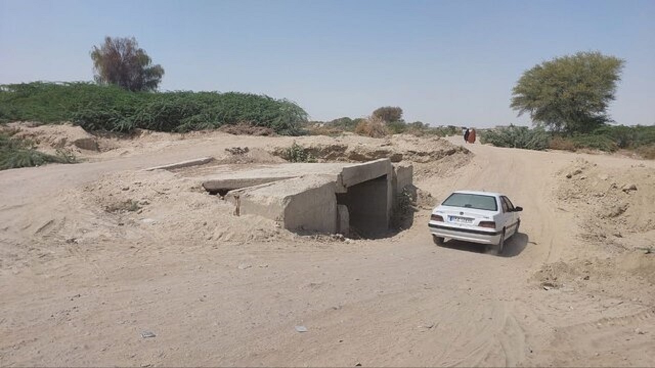 رنج روزانه ۳۰ هزار نفر مردم روستاهای چابهار در پیچ و خم ۸۲ کیلومتر راه خاکی