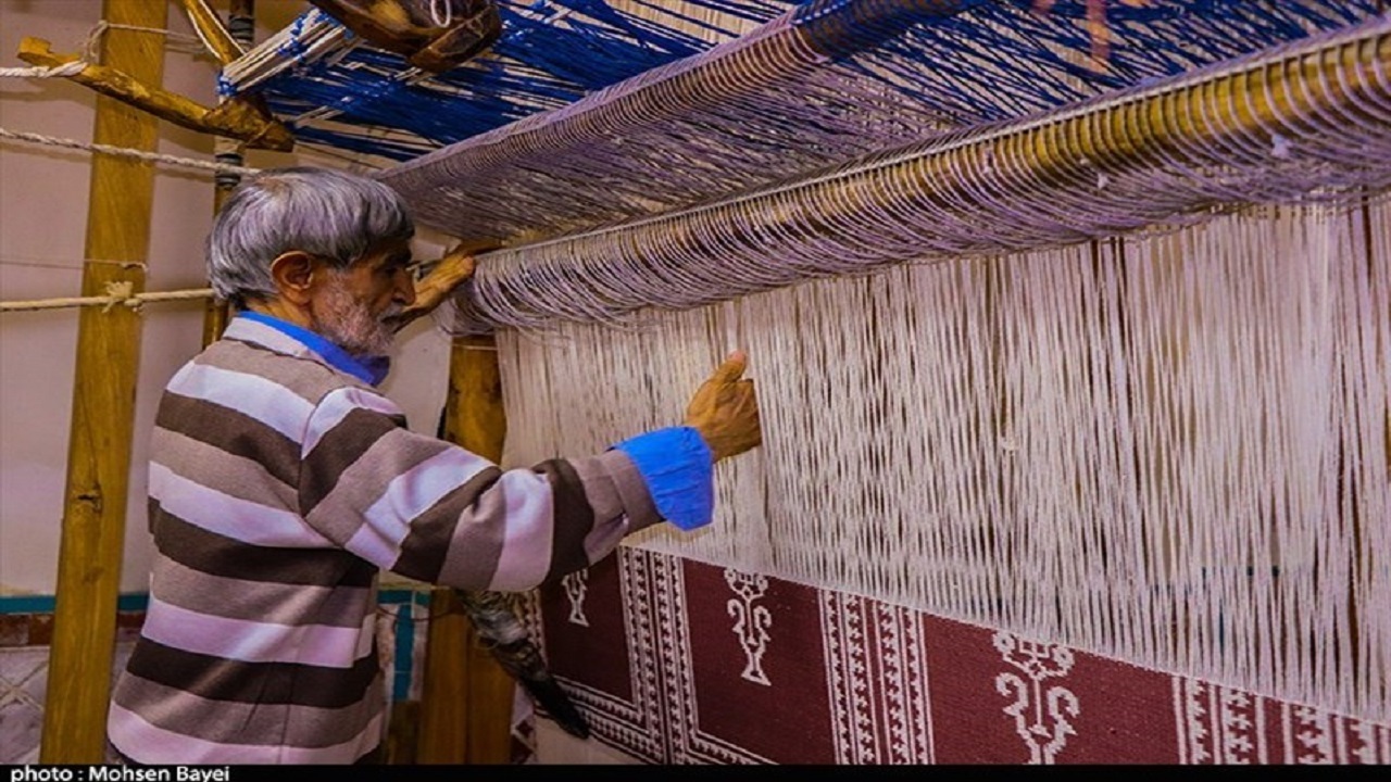 هنر صنعت زیلوبافی در ندوشن احیا شد