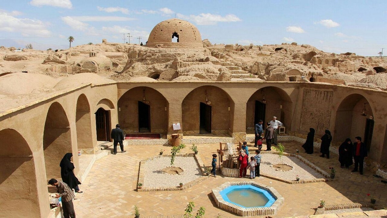 نگرانی دوستداران میراث فرهنگی از تخریب خانه‌های تاریخی در آران و بیدگل + فیلم