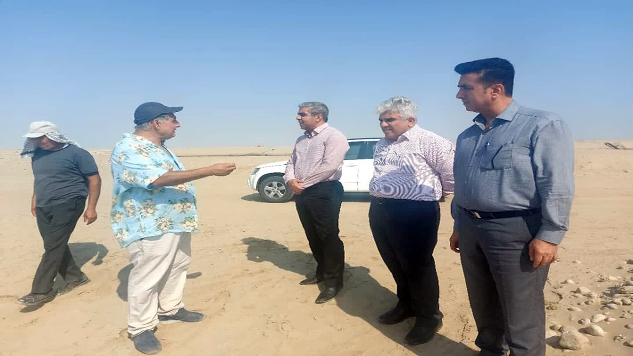 بازدید مدیرکل شیلات هرمزگان از مزارع پرورش میگوی شور دوم شهرستان بندرعباس