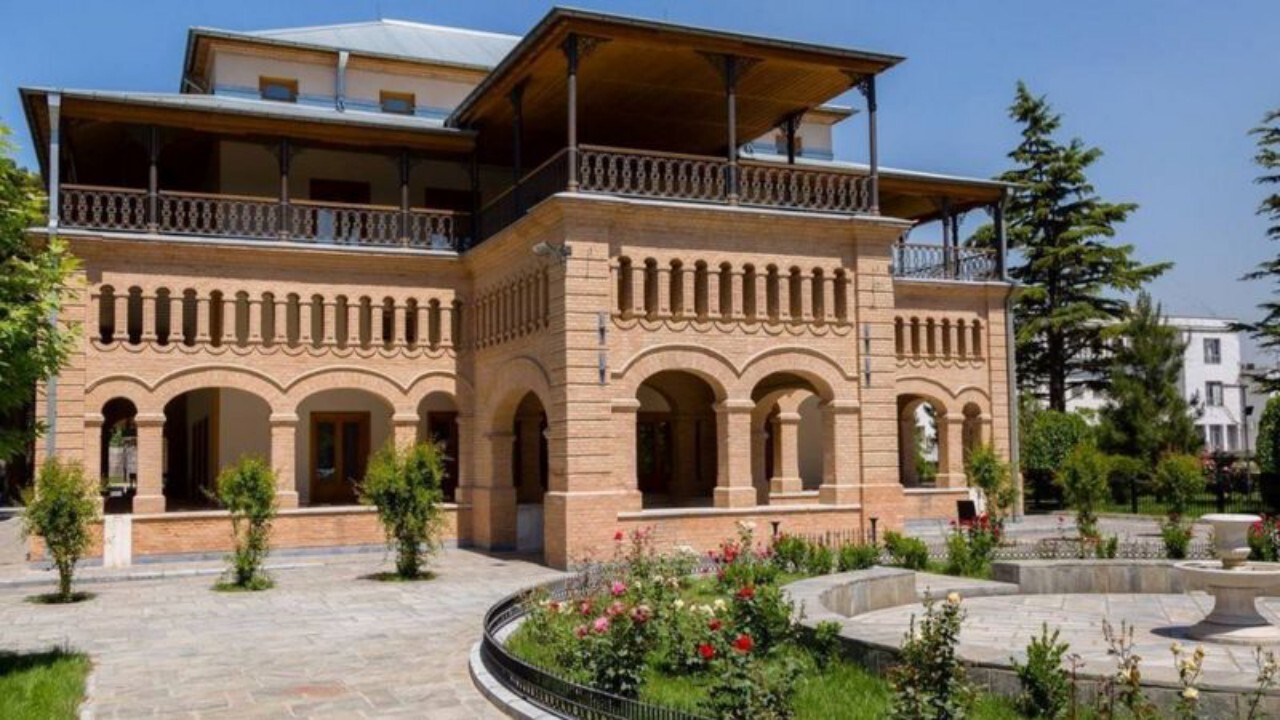تعامل سفارت افغانستان در هلند با طالبان