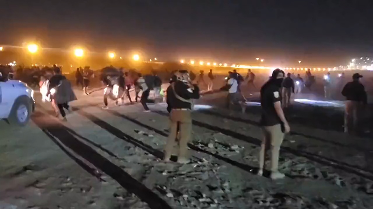 هرج و مرج در مرز مکزیک و ایالات متحده + فیلم