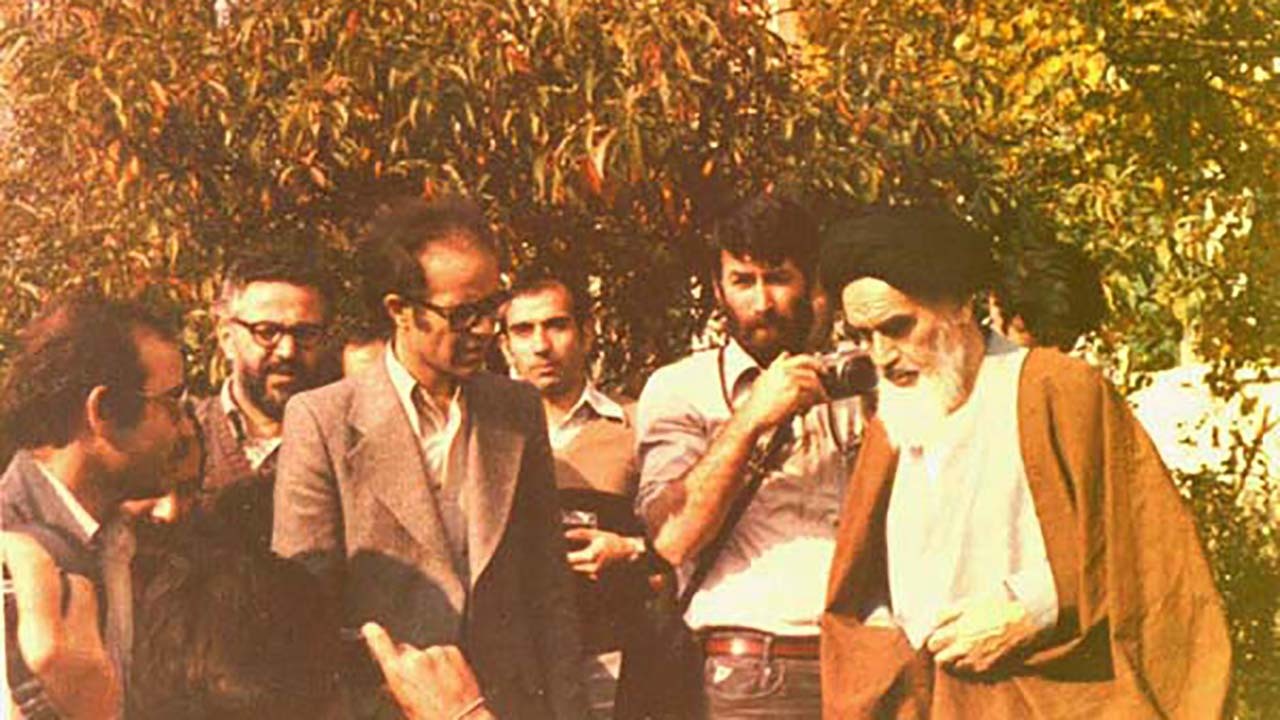 هجرت تاریخی امام خمینی (ره) به پاریس + فیلم