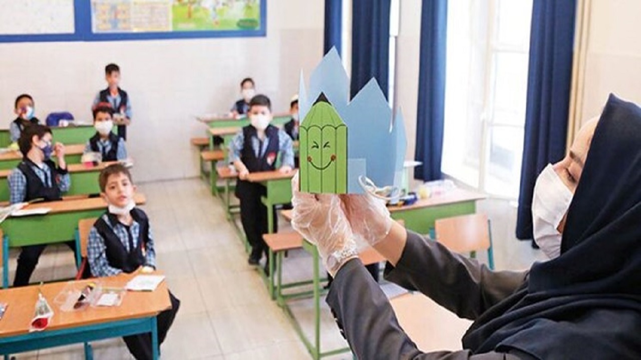 وقتی والدین جور کمبود معلم در مدارس را می کشند