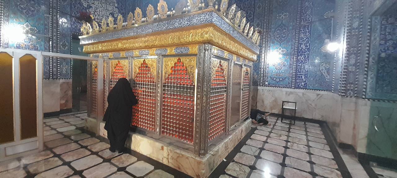 زیارت حرم امامزاده