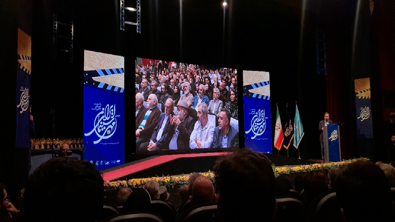 تجلیل از هنرمندان برگزیده در جشن مهر سینمای ایران