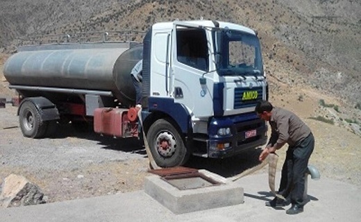 جم آب تحویلی برای سیراب کردن شتر&zwnj;ها کم است.