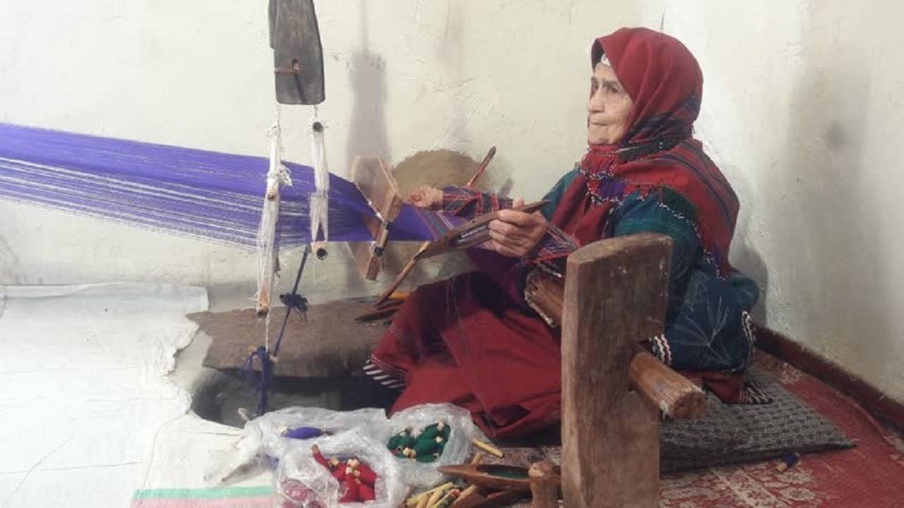 صدور و تمدید ۵۱ مجوز فعالیت کارگاه صنایع دستی شهرستان مینودشت