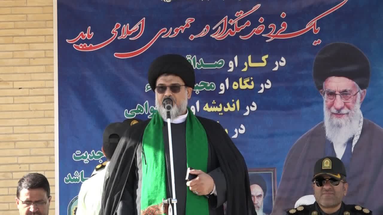 نیروی انتظامی مدافع دین و باعث قوام جامعه است