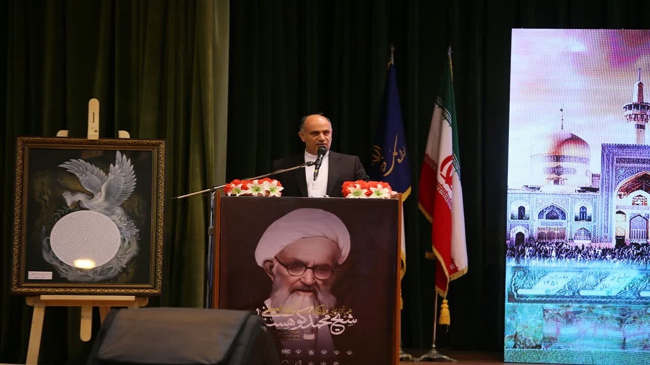 ضرورت معرفی بزرگان ایران‌زمین به دانش‌آموزان