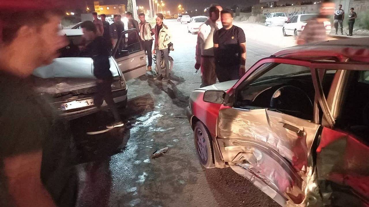 یک مصدوم در برخورد دو خودروی پژو و پراید۱۴۱