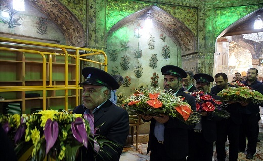ضریح مطهر حضرت فاطمه معصومه (س) گل آرایی شد+تصاویر