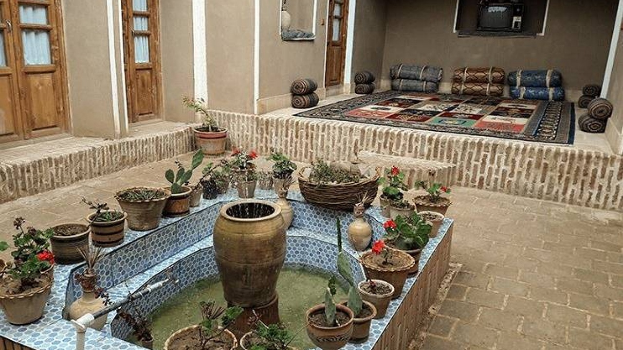 سی و دومین اقامتگاه بوم‌گردی زرند افتتاح شد 
